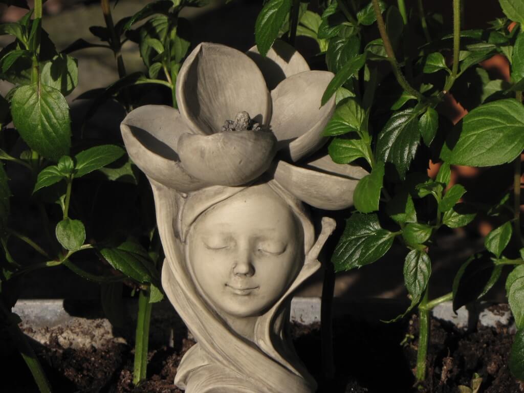 Blumenkind Rose Resin Gartenstecker Zauberblume 11 cm