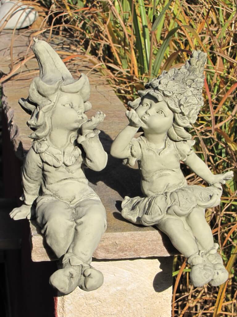 Blumenkind Gartenfigur Stechapfel - Kantenhocker Aus Resin