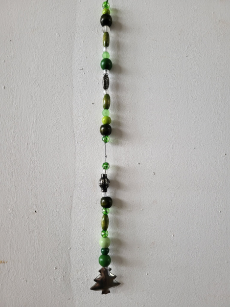 Weihnachtshänger Grün, mit silbernem Baum