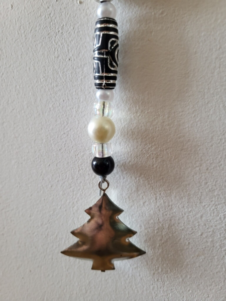 Weihnachtshänger Schwarz-weiß, mit silbernem Baum