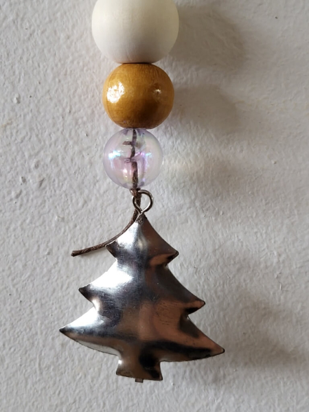 Weihnachtshänger Holz-Silber, mit silbernem Baum