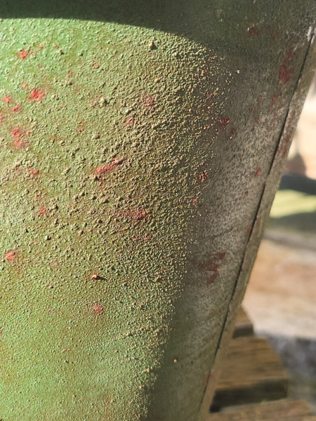 Pflanzwanne mit Wasserhahn, grün rustikal