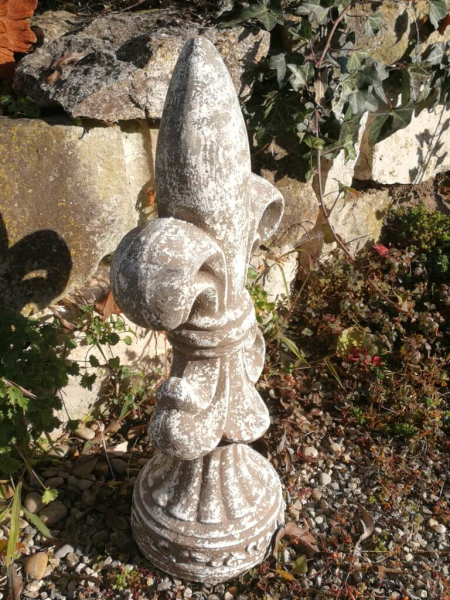 Beton Lilie Valo, hellgrau