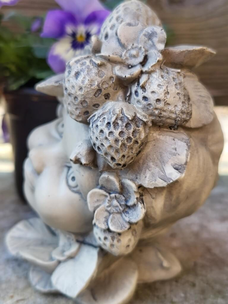 Blumenkind Erdbeere aus Resin