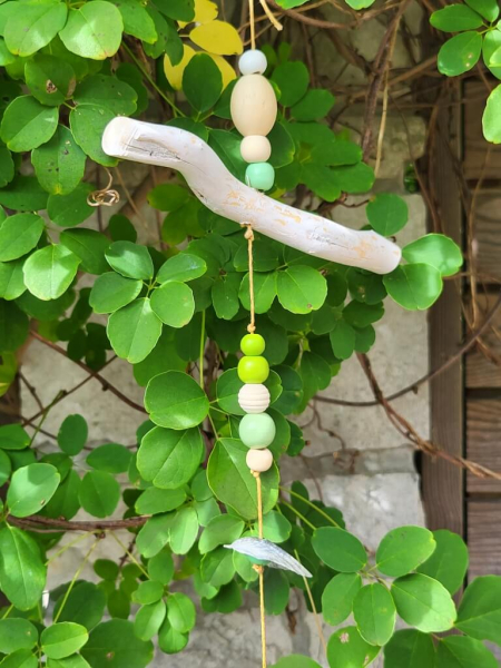 Boho-Hänger Modell B, Natur-Grün, Treibholz, Muscheln