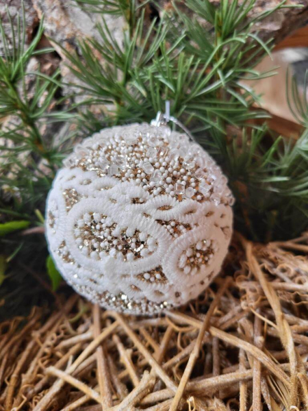 Boho Christbaumkugel Kalinda, mit Kringelspitze