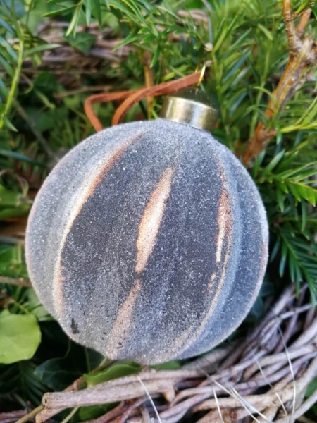 Christbaumkugel Babiole, Streifen breit, Rostoptik geeist