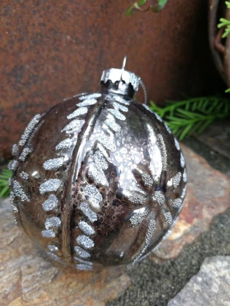 Christbaumkugel Cosmata Blumenornament, grau