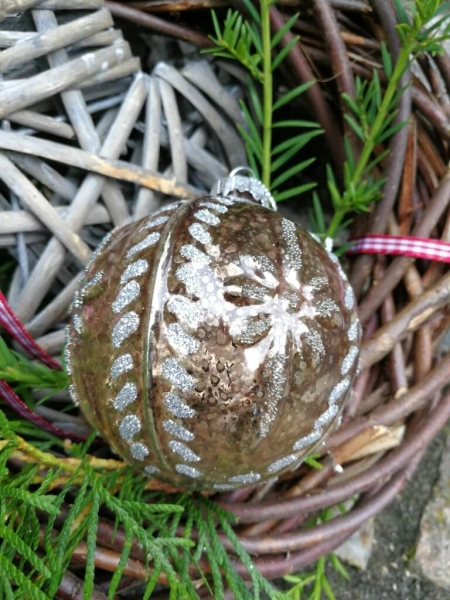 Christbaumkugel Cosmata Blumenornament, hellbraun