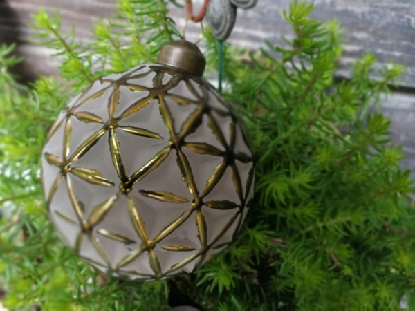 Christbaumkugel Mailo Quattro Dreieck, creme-gold