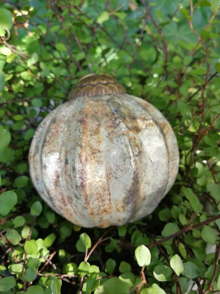 Christbaumkugel Melone, antik weiß