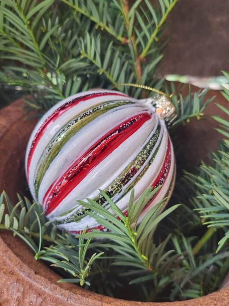 Christbaumkugel Zetty, Streifen schmal, weiß-rot-grün