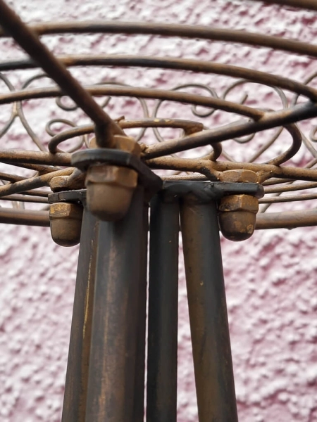 Etagere mit 3 Körben, dunkelbraun lackiert