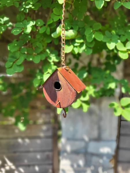 Deko-Vogelhaus zum Hängen, halbrund, Rostoptik, klein