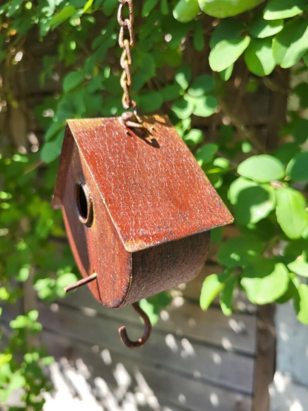 Deko-Vogelhaus zum Hängen, halbrund, Rostoptik, klein