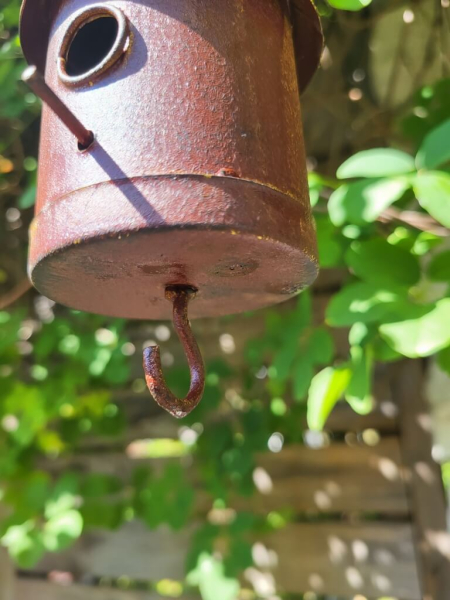 Deko-Vogelhaus zum Hängen, rund, Rostoptik, klein