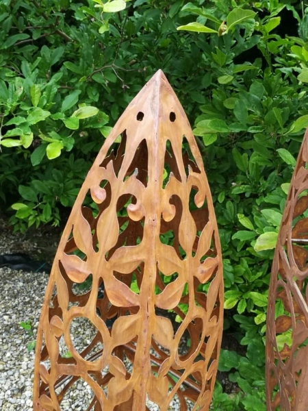 Edelrost Skulptur Blätterzapfen, 120 cm