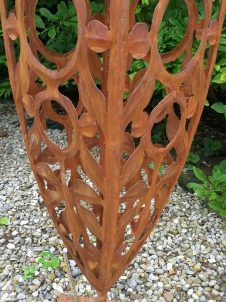 Edelrost Skulptur Blätterzapfen, 120 cm