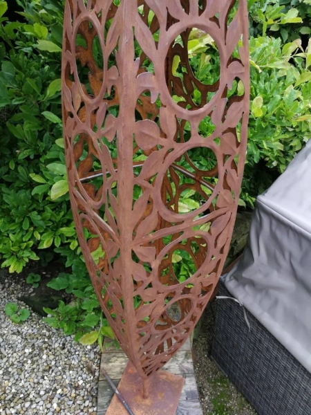 Edelrost Skulptur Blätterzapfen 165 cm