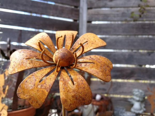 Edelrostoptik Blume Elke, gedrehter Stab