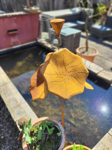 Edelrost Gartenstecker Lotus
