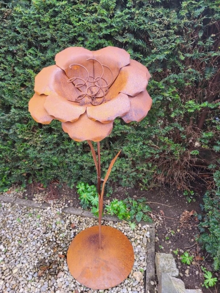 Edelrost Blume Nadja auf Platte