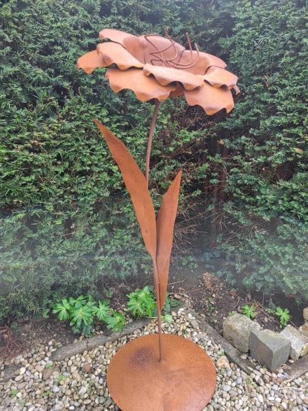 Edelrost Blume Nadja auf Platte