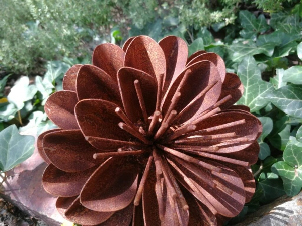 Edelrost Blume Valesca, klein