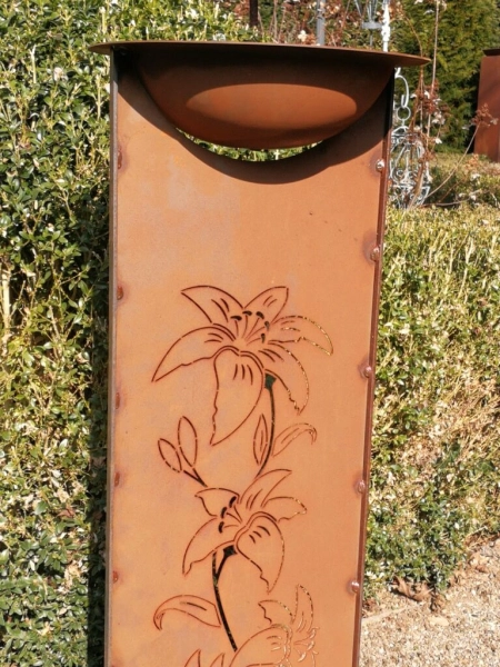 Edelrost Blumenständer Lilie