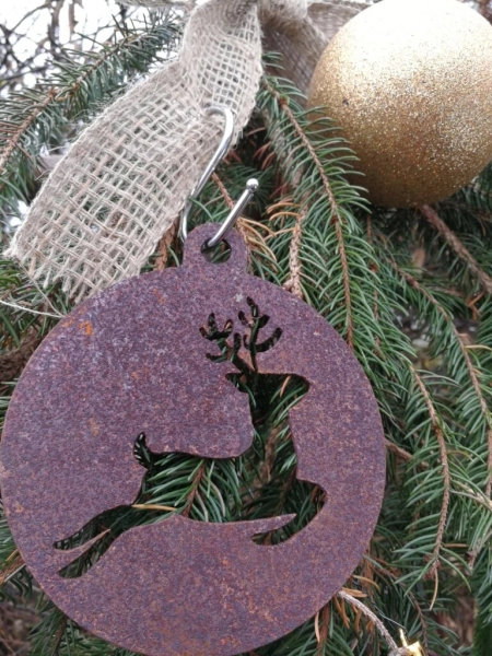 Edelrost Christbaumkugel Hirsch, geschlossen