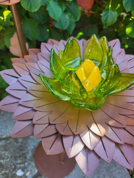 Edelrost Glasblume Dalie 2 Blüten, grün