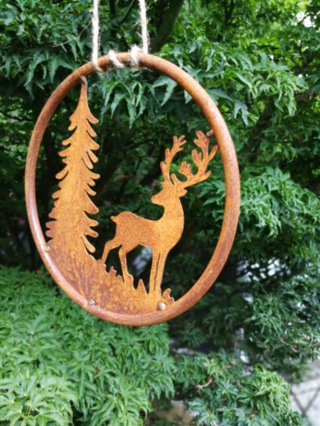Edelrost Dekohänger Hirsch mit Baum, Kopf gedreht
