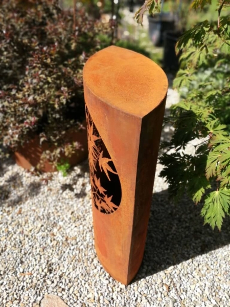 Edelrost Dekosäule japanischer Ahorn, mandelförmig