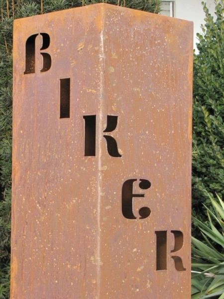 Edelrost Dekosäule Biker