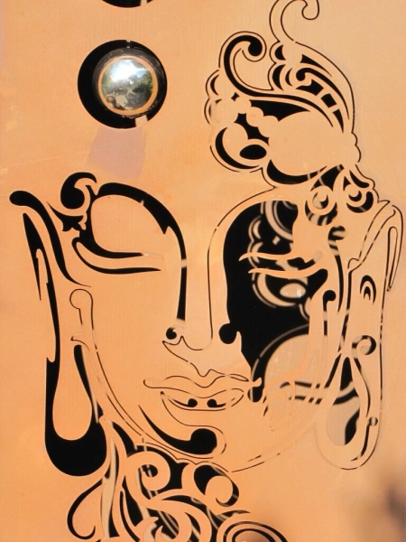 Edelrost Dekosäule Buddha mit Pflanztrog