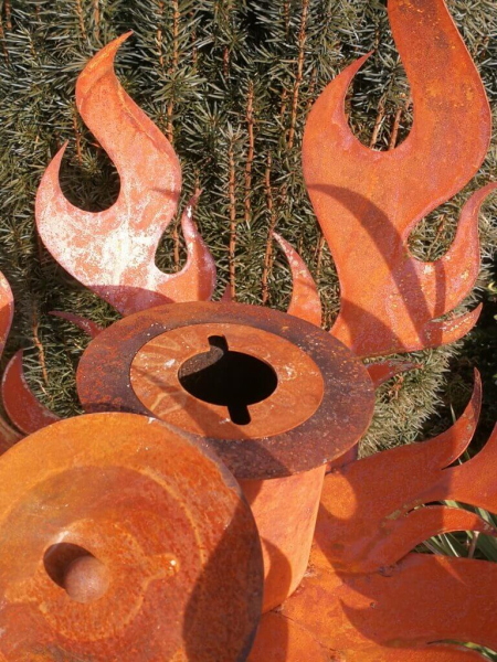 Edelrost Dekosäule mit Flammenschale und Brenntopf