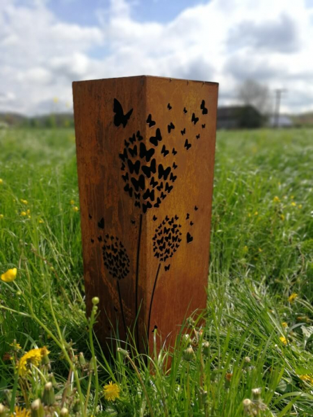 Edelrost Dekosäule Pusteblume mit Schmetterlingen