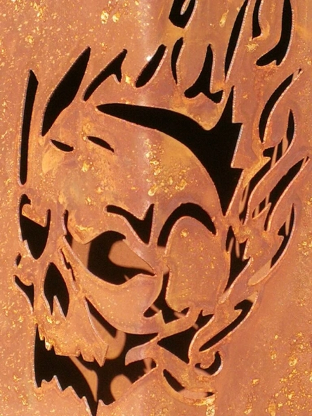 Edelrost Dekosäule Skull