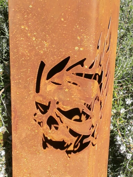Edelrost Dekosäule Skull