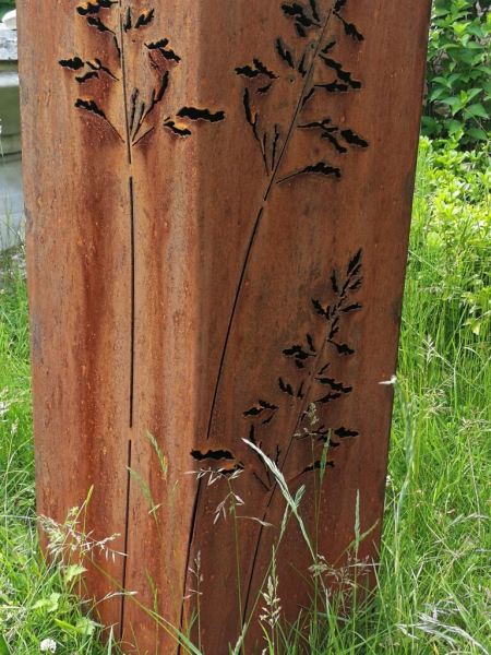 Edelrost Dekosäule filigrane Gräser