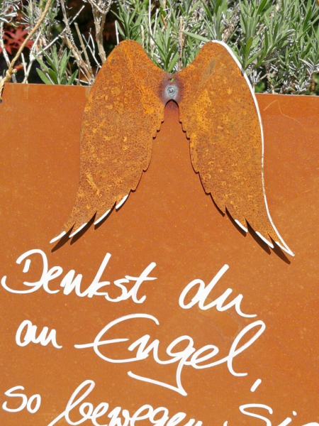 Edelrost Schild mit Flügeln Denkst du an Engel