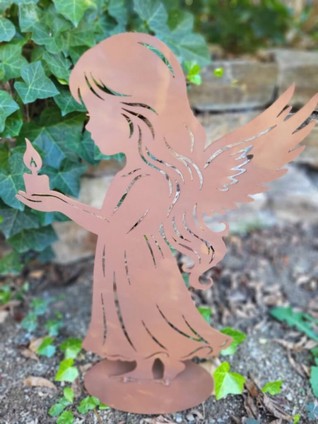 Edelrost Engel Evangeline mit Kerze