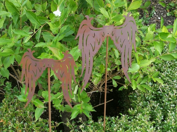 Edelrost Gartenstecker Engelsflügel Belladonna