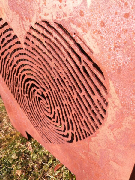 Edelrost Feuerkorb Herz Fingerprint