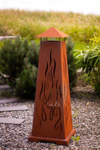 Edelrost Feuersäule Feuerturm mit Flammen