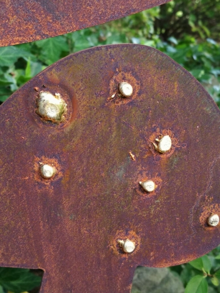 Edelrost 2er-Pilze mit Goldpunkten