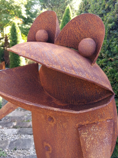 Edelrost Frosch mit Saxophon