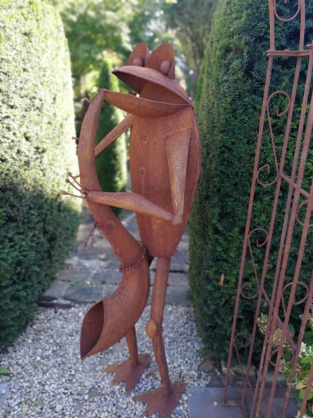 Edelrost Frosch mit Saxophon