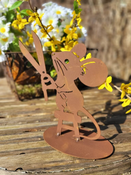 Edelrost Maus Purzel auf Hocker, zum Stellen