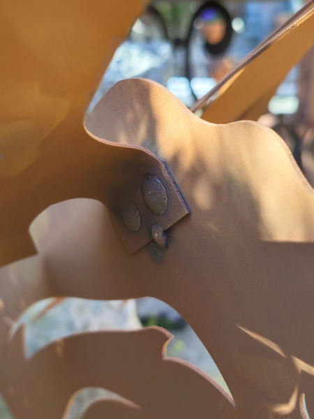 Edelrost Gargoyle auf Holzsockel